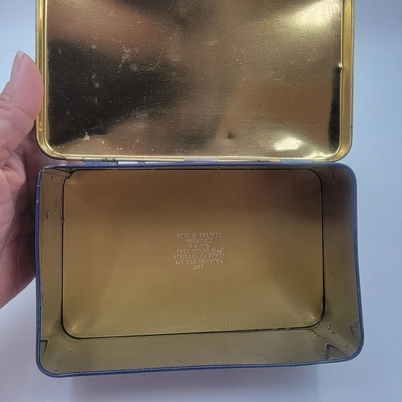 VINTAGE Daher English tin in a old European blue and white motif - Picture 7 of 11